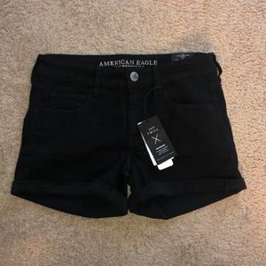 American Eagle Midi Black Shorts